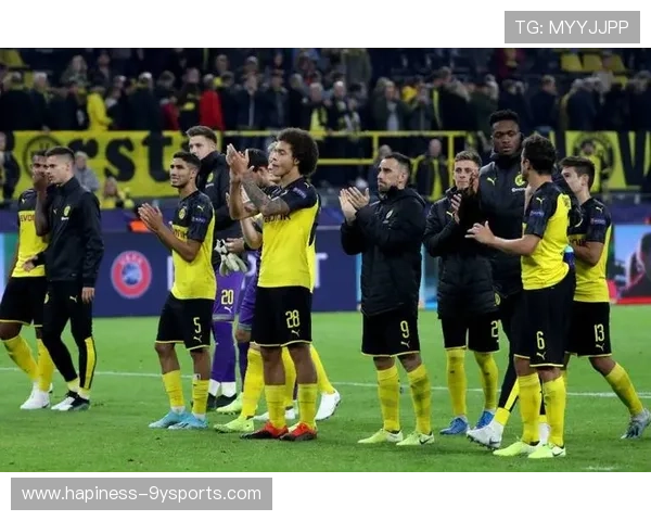 德甲联赛最新动态：拜仁慕尼黑再度展现强大实力 多特蒙德持续追赶排名竞争激烈